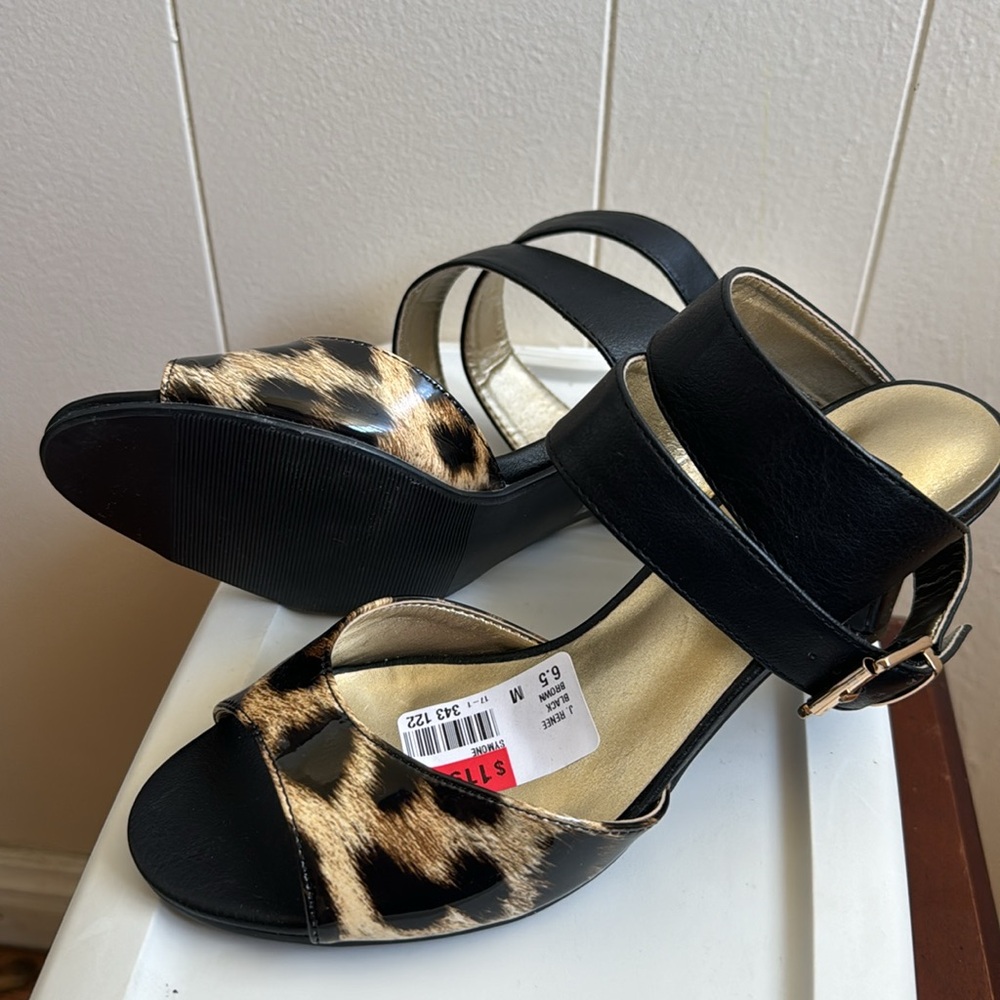 J. Reneé Heels - Picture 2 of 3